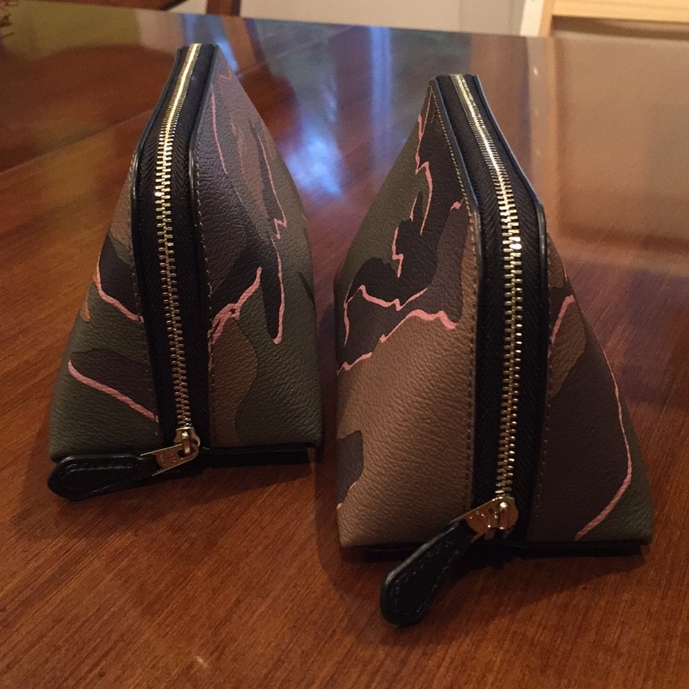 Coach cosmetic case camoflauge - Picture 4 of 5
